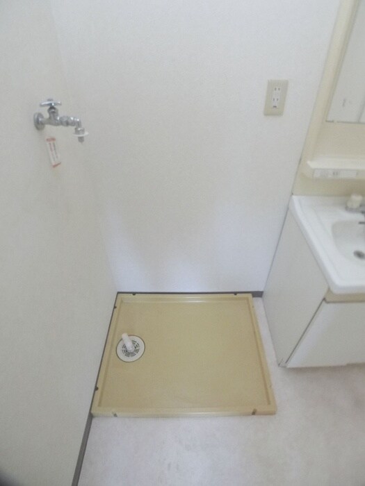 物件内観写真17　(洗濯機置場)