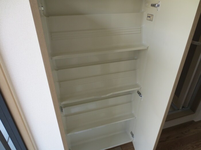 物件内観写真12　(収納)