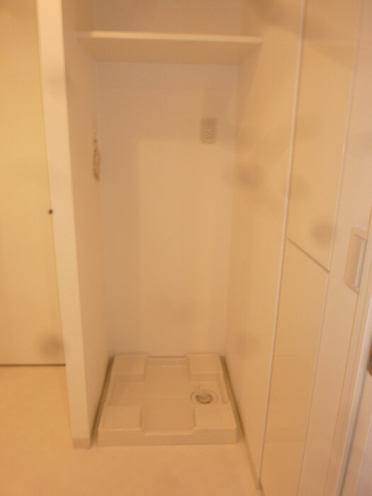 物件内観写真16　(洗濯機置場)