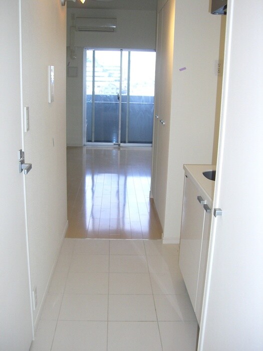 物件内観写真11　(廊下)