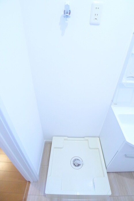 物件内観写真15　(洗濯機置場)