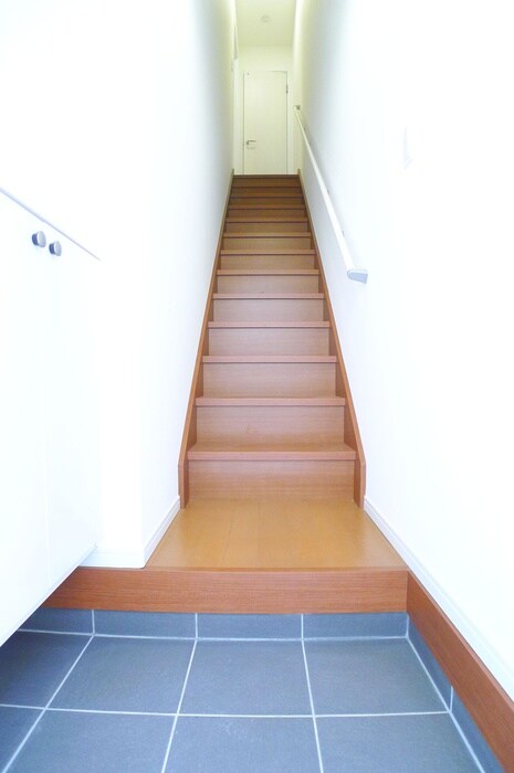 物件内観写真17　(玄関)