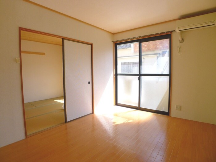 物件内観写真9　(室内からの展望)