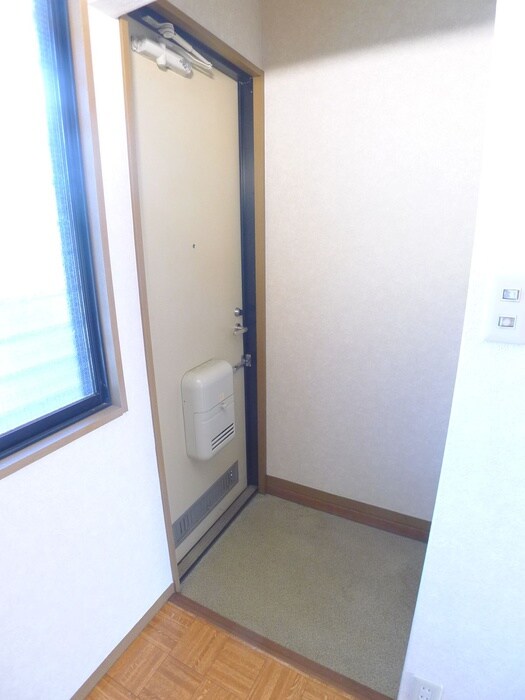 物件内観写真16　(玄関)