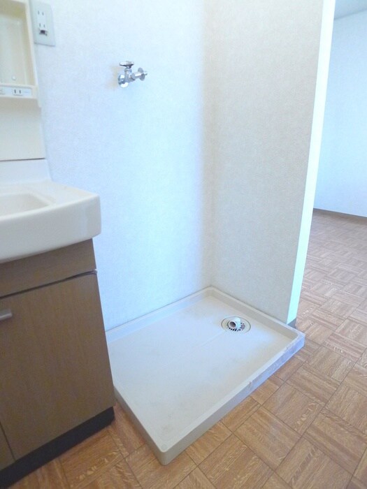 物件内観写真18　(洗濯機置場)