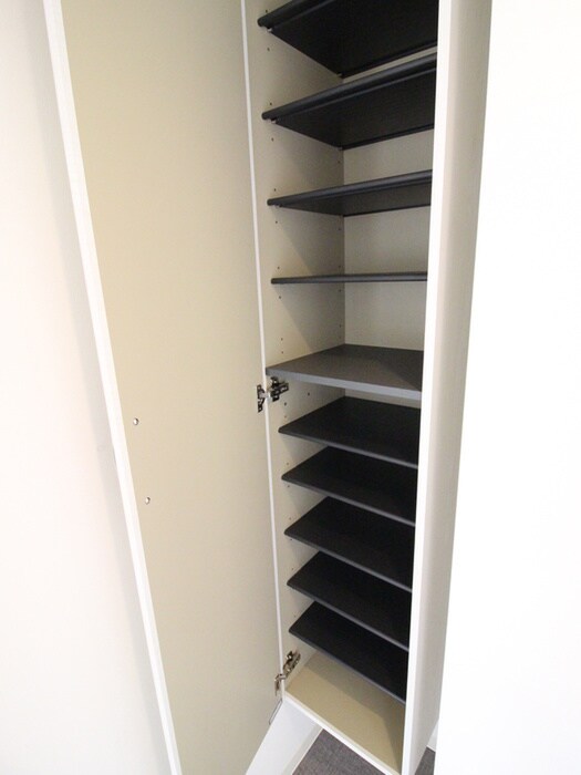 物件内観写真8　(靴箱)