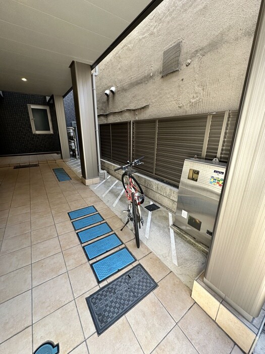 物件外観写真3　(駐輪場)