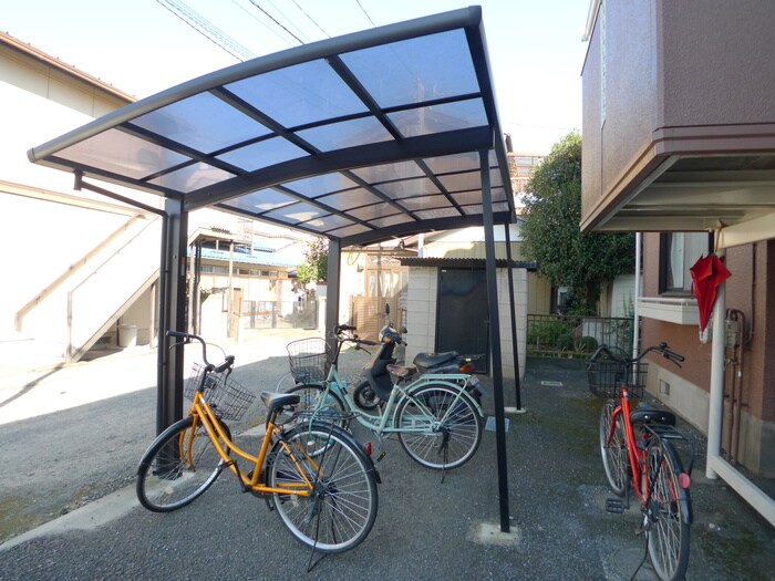 物件外観写真4　(駐輪場)