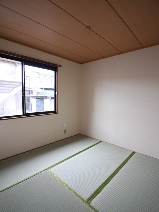 物件内観写真11　(室内からの展望)