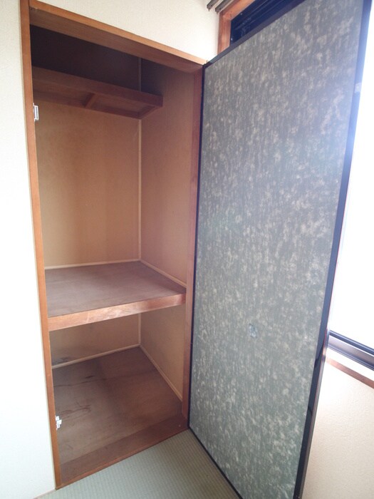 物件内観写真12　(収納)