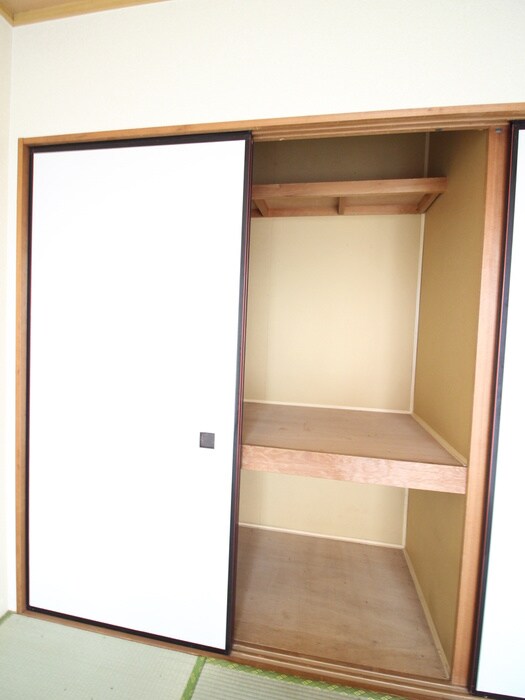 物件内観写真16　(収納)