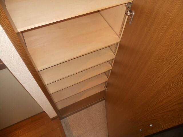 物件内観写真11　(靴箱)