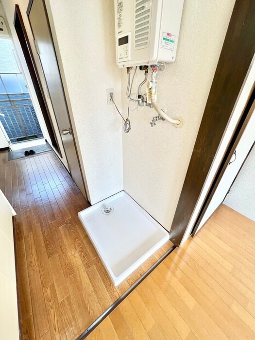 物件内観写真14　(洗濯機置場)