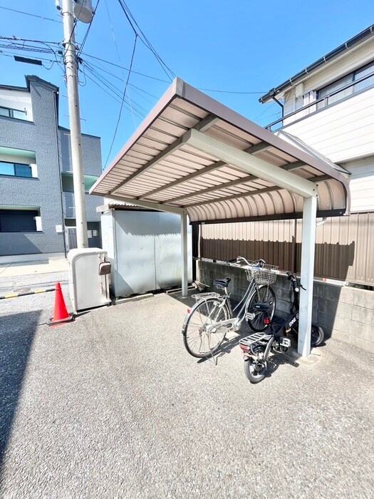 物件外観写真3　(駐輪場)