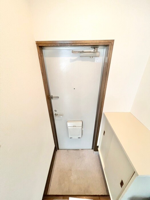 物件内観写真17　(玄関)
