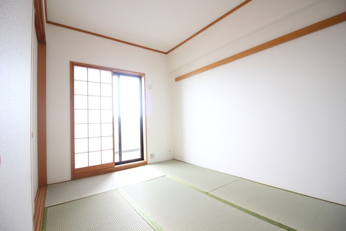 物件内観写真8　(居室)