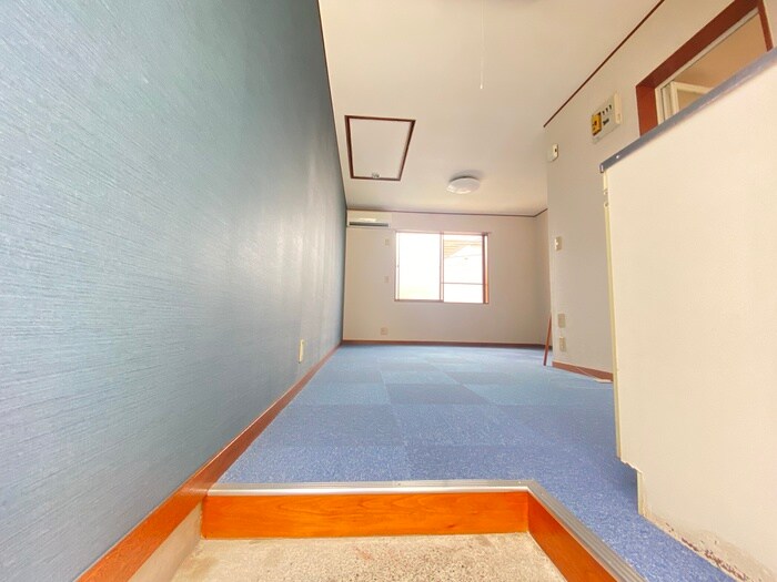 物件内観写真13　(玄関)