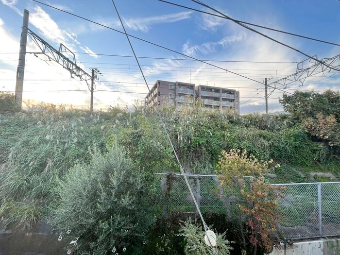 物件内観写真20　(室内からの展望)