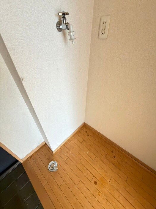 物件内観写真12　(洗濯機置場)