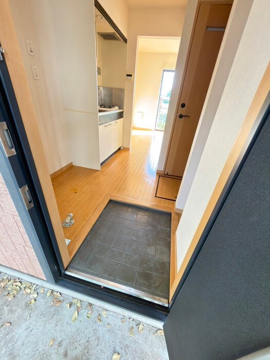 物件内観写真13　(玄関)