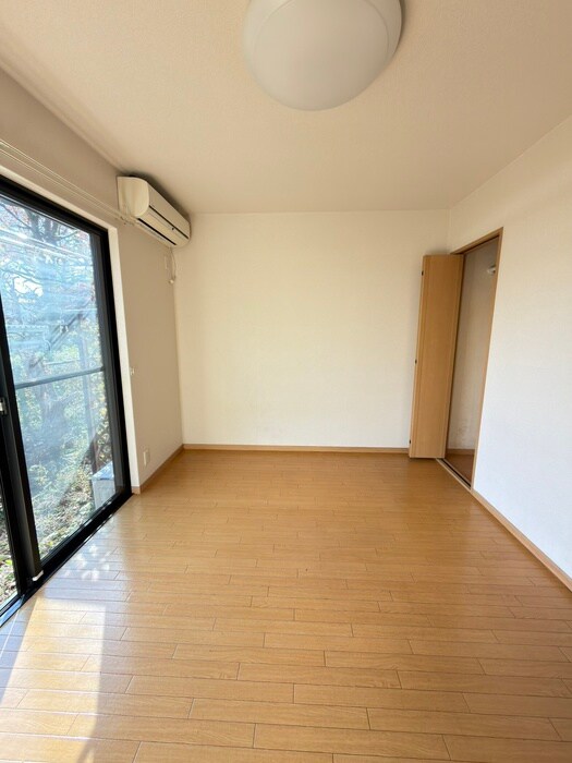 物件内観写真16　(居室)