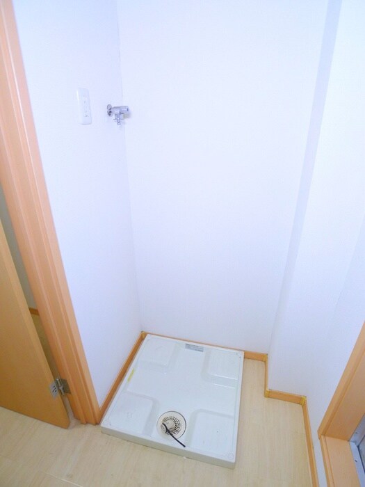 物件内観写真15　(洗濯機置場)