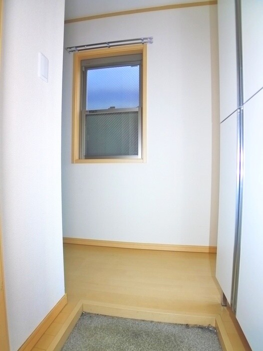 物件内観写真17　(玄関)