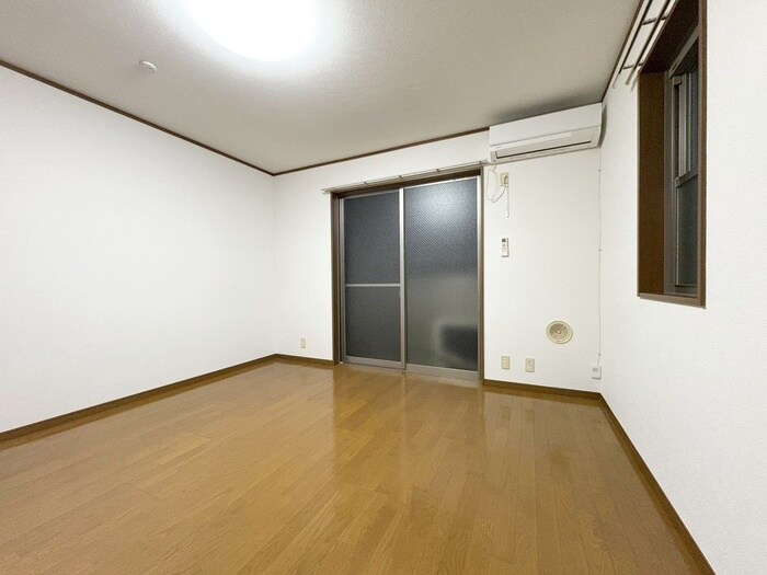 物件内観写真13　(居室)