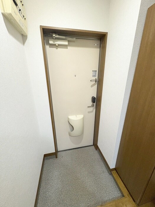 物件内観写真18　(玄関)