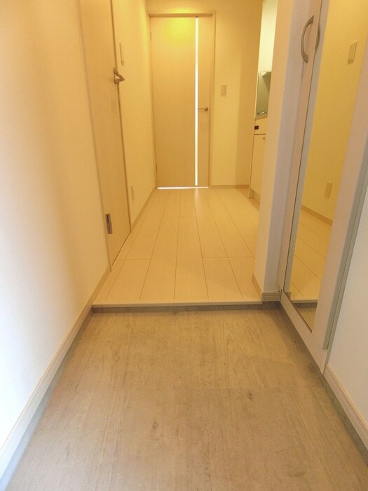 物件内観写真18　(玄関)