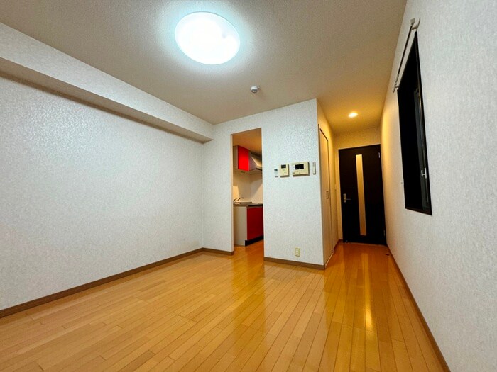 物件内観写真8　(室内からの展望)