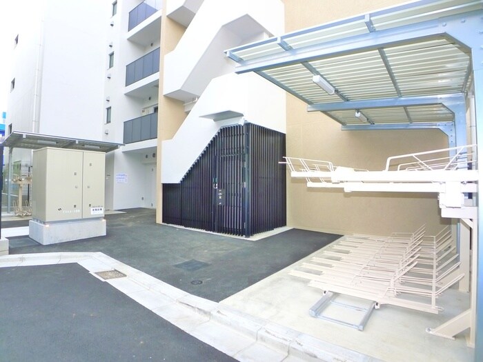 物件外観写真5　(駐輪場)