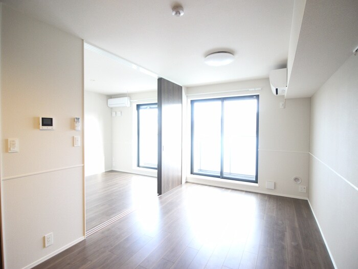 物件内観写真7　(室内からの展望)