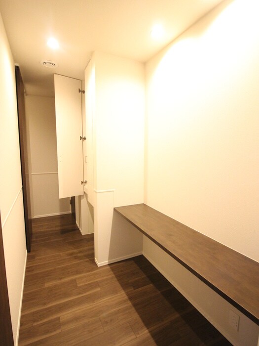 物件内観写真13　(廊下)