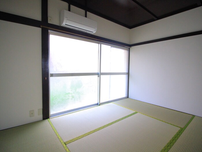 物件内観写真2　(居室)