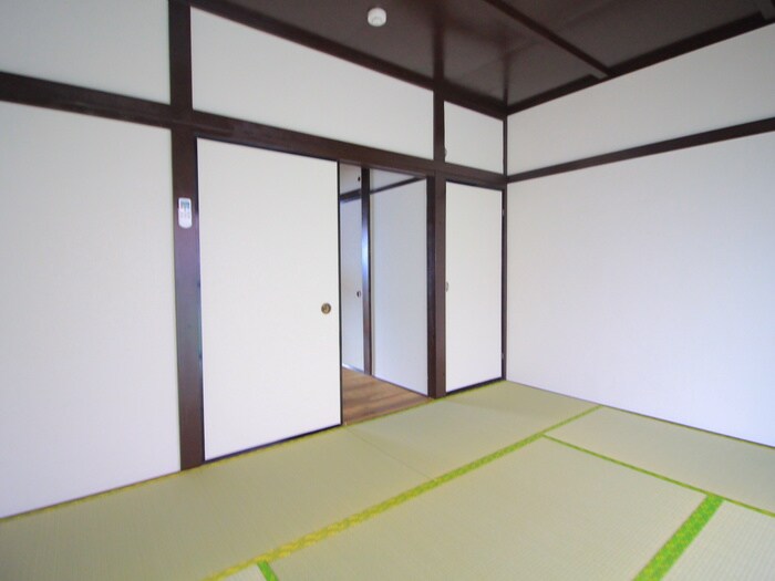 物件内観写真3　(居室)