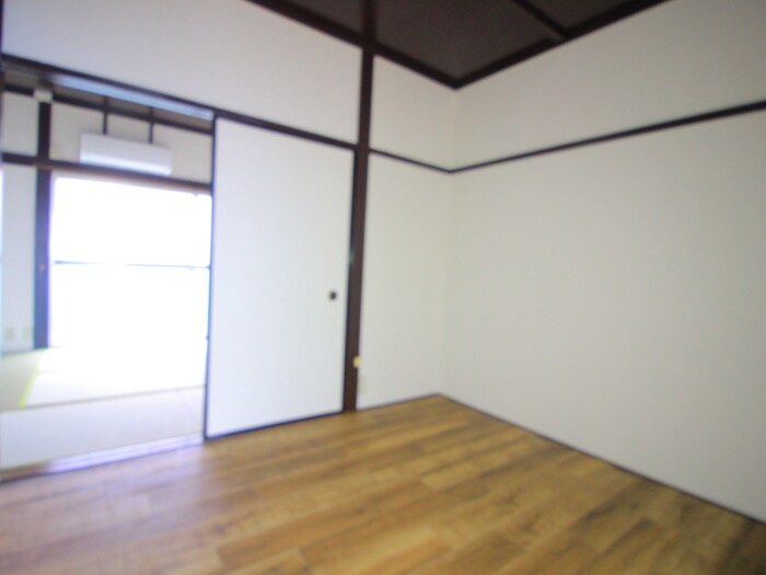 物件内観写真4　(居室)