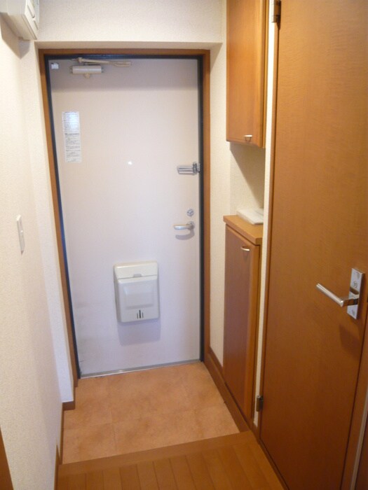 物件内観写真14　(玄関)