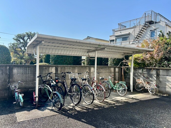 物件外観写真5　(駐輪場)