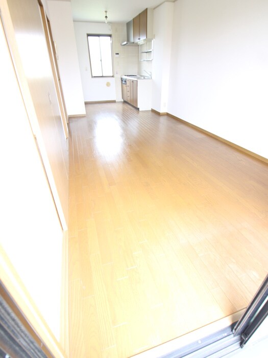 物件内観写真11　(室内からの展望)