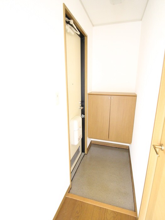 物件内観写真16　(玄関)