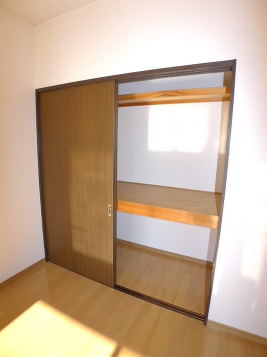 物件内観写真13　(収納)