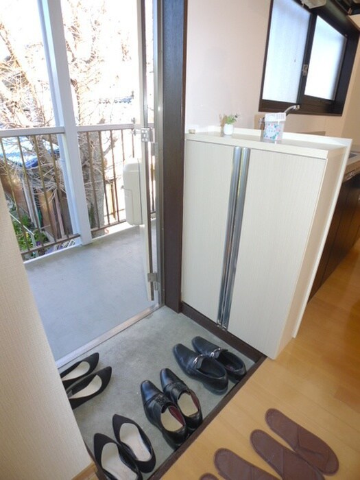 物件内観写真14　(玄関)