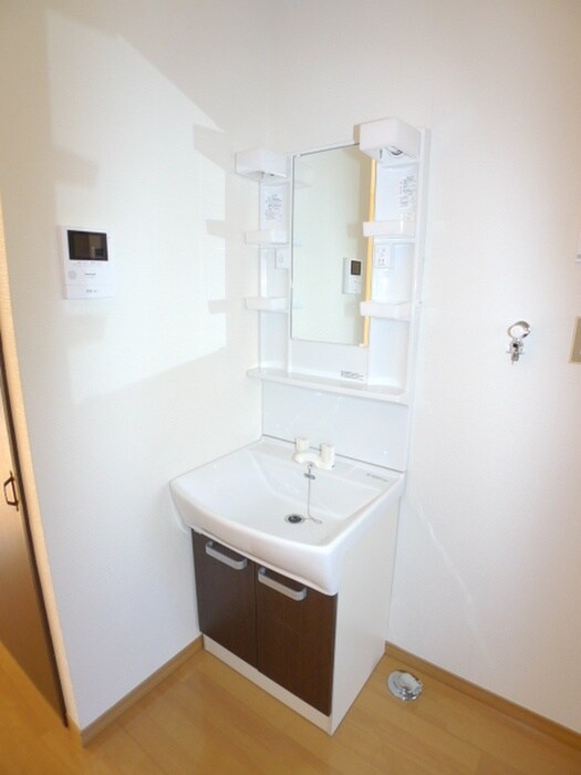 物件内観写真16　(洗濯機置場)