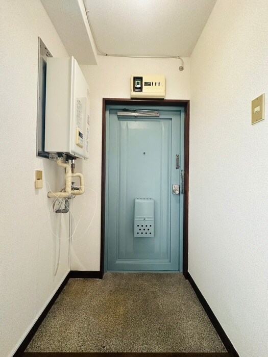 物件内観写真16　(玄関)