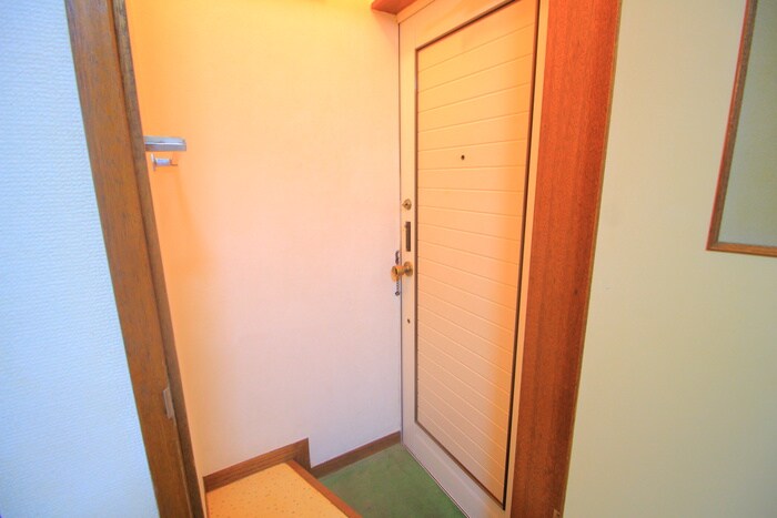 物件内観写真14　(玄関)