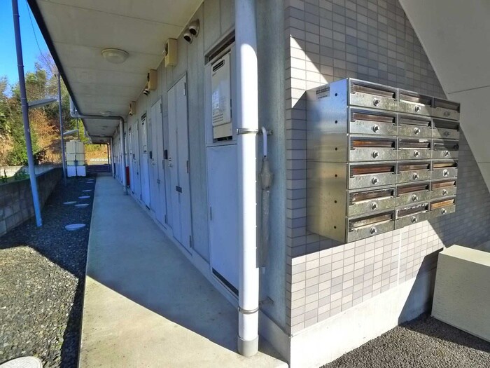 物件外観写真5　(エントランス部分)