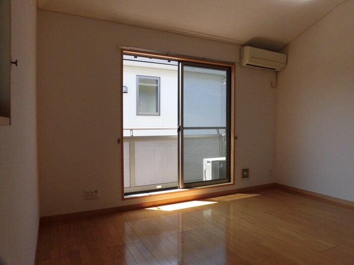 物件内観写真10　(居室)