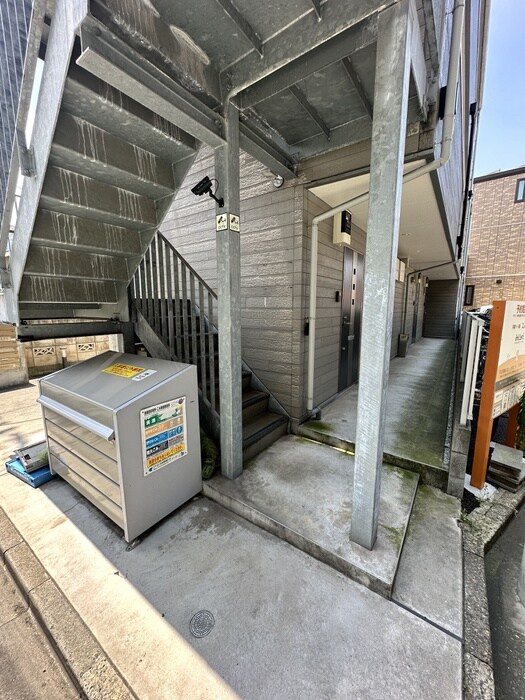 物件外観写真4　(エントランス部分)