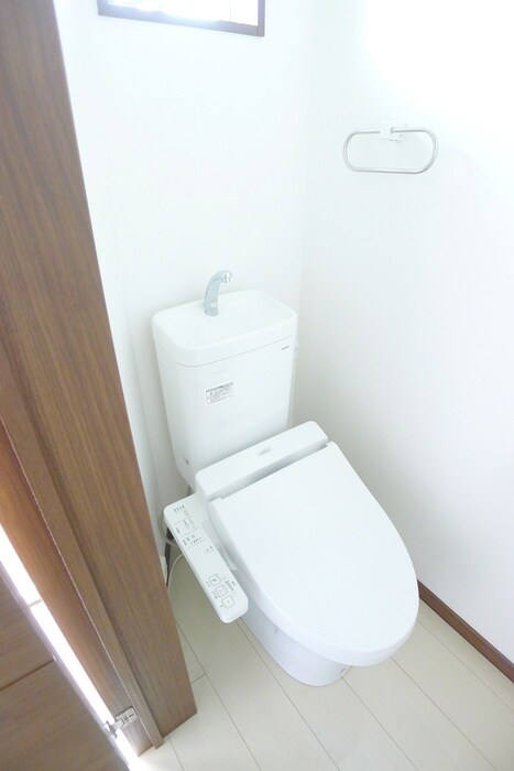 物件内観写真8　(トイレ)